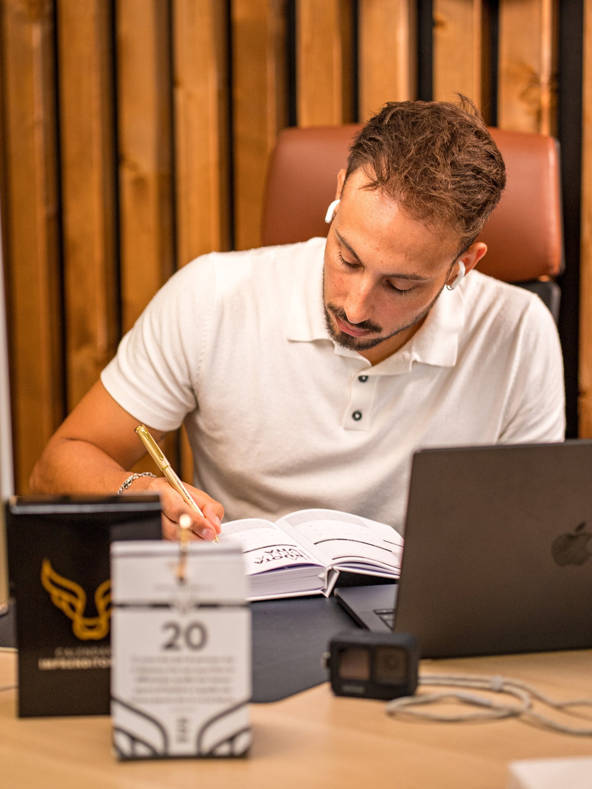 Calendario Imprenditore365 2027 sulla scrivania di lavoro